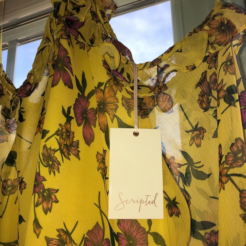 Scripted Blouse - Picture 4 of 4